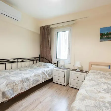 Modern Flat 50m From The Sea In Prime Location