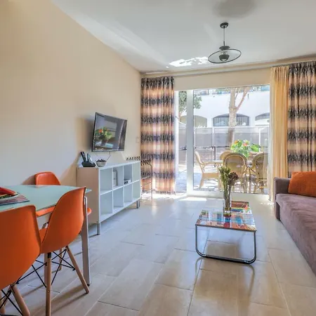 Modern Flat 50m From The Sea In Prime Location Limassol
