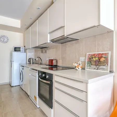 Apartment Modern Flat 50m From The Sea In Prime Location *
