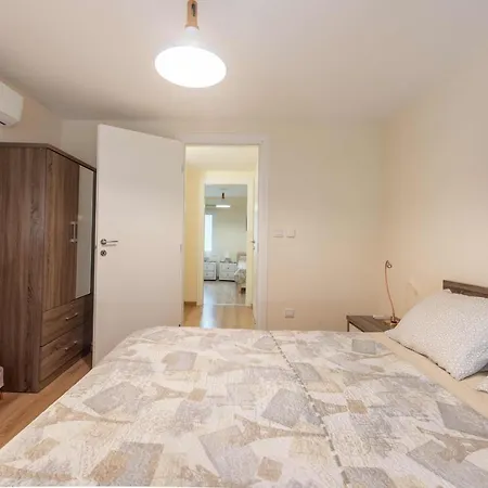 Appartement Modern Flat 50m From The Sea In Prime Location Limasol