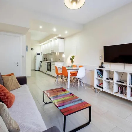 Διαμέρισμα Modern Flat 50m From The Sea In Prime Location *