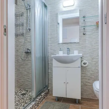 Modern Flat 50m From The Sea In Prime Location Διαμέρισμα *